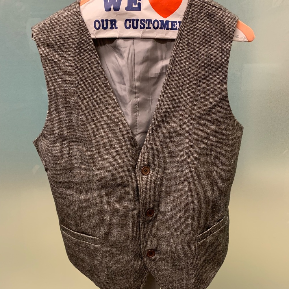 Men’s brown wool vest!